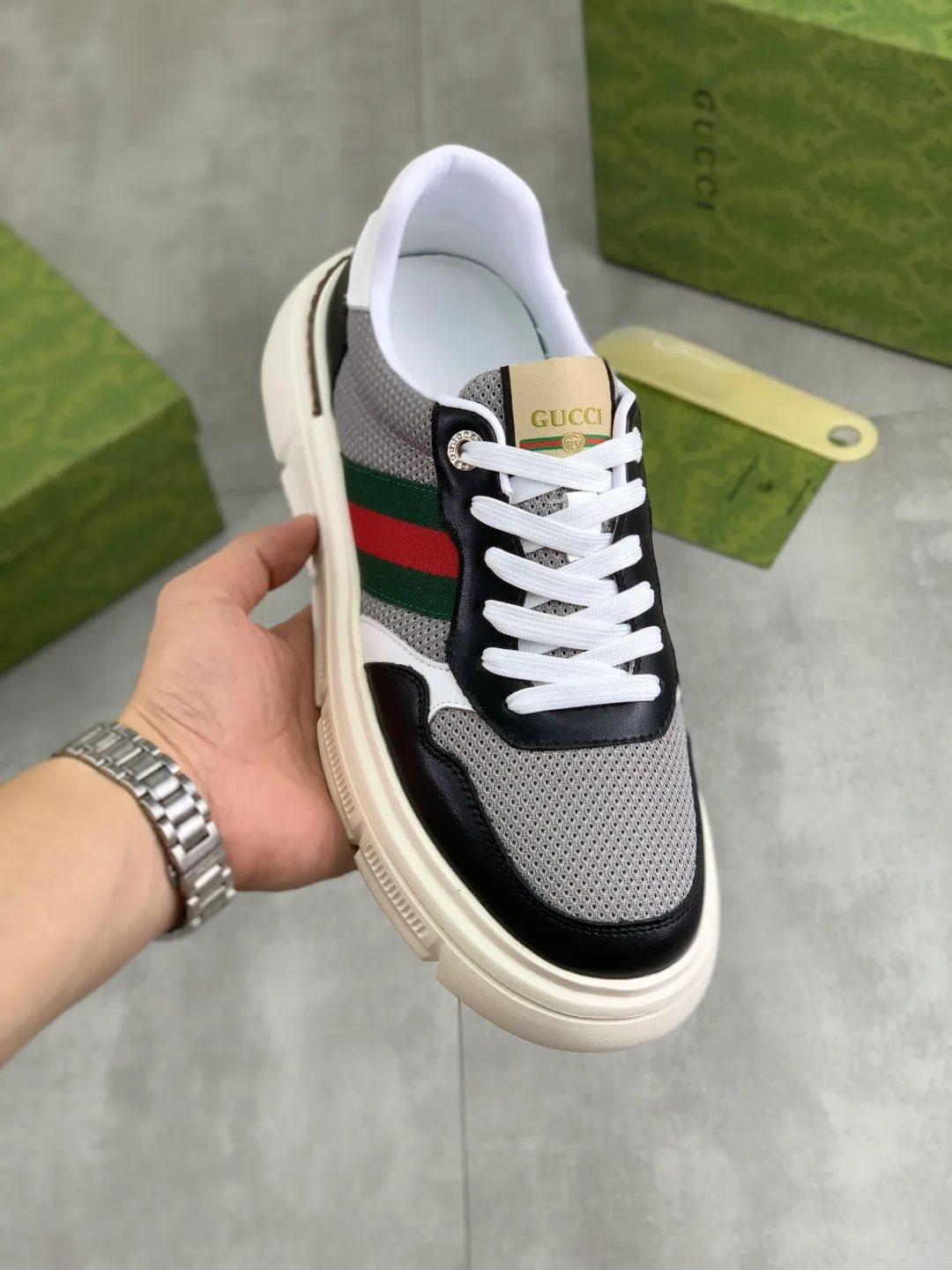 Men's shoes 💰P400💰[New style]🆘 The latest model from Gucci GUCCI official website🎁Classic casual and fashionable men's shoes👟Best model💥The style is simple and elegant, exclusive for trendy men. Unique official website latest brand elements👑Gucci original decoration, fashionable and generous, original soft calfskin fabric➕Comfortable soft first-layer pigskin lining ✅The official website specifies wear-resistant casual outsole, the classic model is photographed in real life🎬Color: 2️⃣colors available😍Number of codes: 38-44